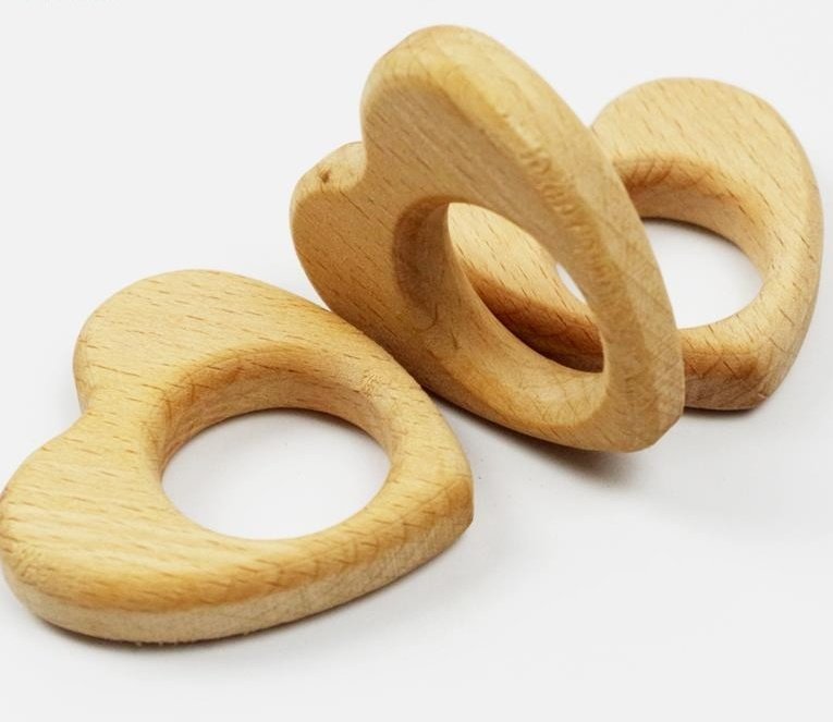 Mordedor de Madera de Haya para Bebé – Natural y Fácil de Sujetar - Imagen 4